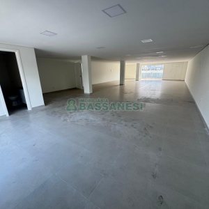 Sala com 140m², no bairro Lourdes em Caxias do Sul para Alugar