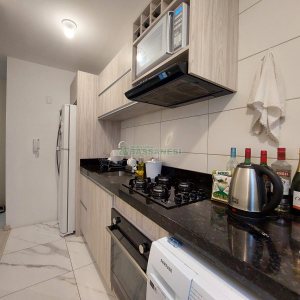 Apto Mobiliado com 57m², 2 dormitórios, 1 vaga, no bairro Santa Catarina em Caxias do Sul para Alugar