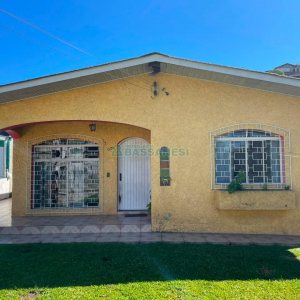 Casa com 100m², 3 dormitórios, 2 vagas, no bairro Presidente Vargas em Caxias do Sul para Comprar