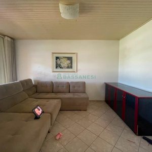Casa com 100m², 3 dormitórios, 2 vagas, no bairro Presidente Vargas em Caxias do Sul para Comprar