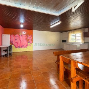 Casa com 100m², 3 dormitórios, 2 vagas, no bairro Presidente Vargas em Caxias do Sul para Comprar