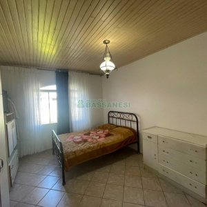 Casa com 100m², 3 dormitórios, 2 vagas, no bairro Presidente Vargas em Caxias do Sul para Comprar