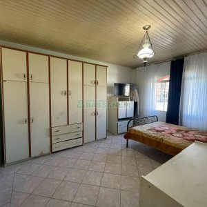 Casa com 100m², 3 dormitórios, 2 vagas, no bairro Presidente Vargas em Caxias do Sul para Comprar