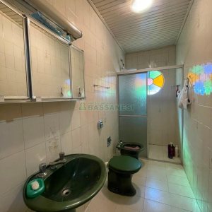 Casa com 100m², 3 dormitórios, 2 vagas, no bairro Presidente Vargas em Caxias do Sul para Comprar