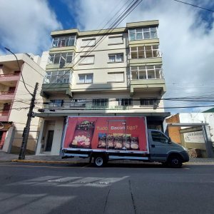 Apto Mobiliado com 121m², 3 dormitórios, 1 vaga, no bairro São Pelegrino em Caxias do Sul para Alugar