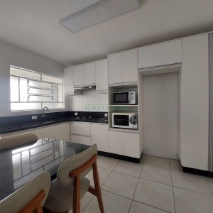 Apto Mobiliado com 121m², 3 dormitórios, 1 vaga, no bairro São Pelegrino em Caxias do Sul para Alugar