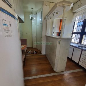 Kitinete Mobiliado com 24m², 1 dormitório, no bairro Centro em Caxias do Sul para Alugar