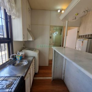 Kitinete Mobiliado com 24m², 1 dormitório, no bairro Centro em Caxias do Sul para Alugar