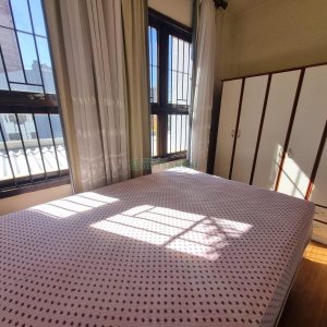 Kitinete Mobiliado com 24m², 1 dormitório, no bairro Centro em Caxias do Sul para Alugar
