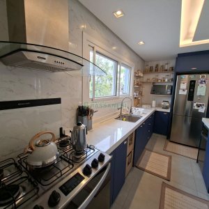 Casa com 266m², 3 dormitórios, 2 vagas, no bairro Esplanada em Caxias do Sul para Alugar