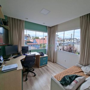 Casa com 266m², 3 dormitórios, 2 vagas, no bairro Esplanada em Caxias do Sul para Alugar
