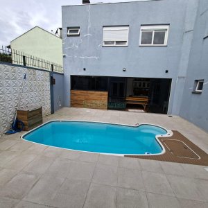 Casa com 266m², 3 dormitórios, 2 vagas, no bairro Esplanada em Caxias do Sul para Alugar