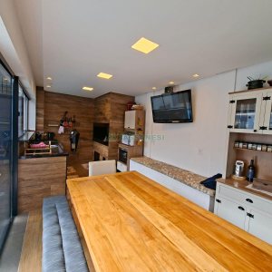 Casa com 266m², 3 dormitórios, 2 vagas, no bairro Esplanada em Caxias do Sul para Alugar