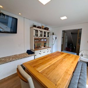 Casa com 266m², 3 dormitórios, 2 vagas, no bairro Esplanada em Caxias do Sul para Alugar