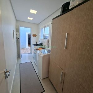 Casa com 266m², 3 dormitórios, 2 vagas, no bairro Esplanada em Caxias do Sul para Alugar