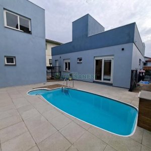 Casa com 266m², 3 dormitórios, 2 vagas, no bairro Esplanada em Caxias do Sul para Alugar