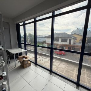 Predio com 1004m², 10 vagas, no bairro Pio X em Caxias do Sul para Alugar ou Comprar