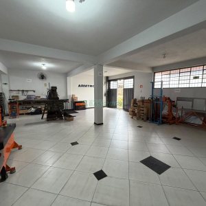 Predio com 1004m², 10 vagas, no bairro Pio X em Caxias do Sul para Alugar ou Comprar