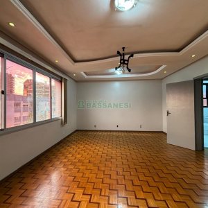 Apartamento com 110m², 3 dormitórios, no bairro Centro em Caxias do Sul para Alugar
