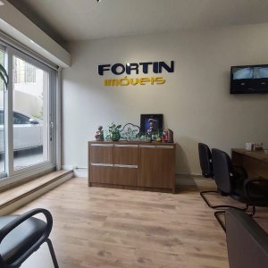 Casa com 200m², 3 dormitórios, 3 vagas, no bairro Jardim Eldorado em Caxias do Sul para Alugar