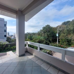 Casa com 200m², 3 dormitórios, 3 vagas, no bairro Jardim Eldorado em Caxias do Sul para Alugar