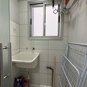 Apartamento com 62m², 2 dormitórios, 1 vaga, no bairro São Caetano em Caxias do Sul para Alugar