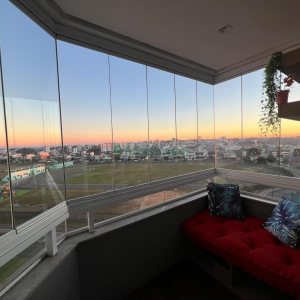 Apto Mobiliado com 102m², 3 dormitórios, 2 vagas, no bairro Cinqüentenário em Caxias do Sul para Alugar