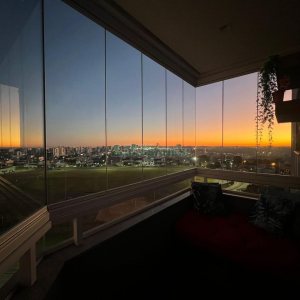 Apto Mobiliado com 102m², 3 dormitórios, 2 vagas, no bairro Cinqüentenário em Caxias do Sul para Alugar