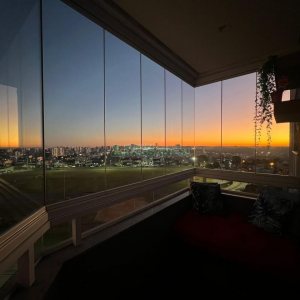 Apto Mobiliado com 102m², 3 dormitórios, 2 vagas, no bairro Cinqüentenário em Caxias do Sul para Alugar