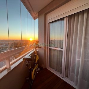 Apto Mobiliado com 102m², 3 dormitórios, 2 vagas, no bairro Cinqüentenário em Caxias do Sul para Alugar