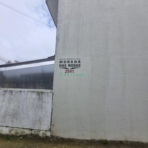 Sobrado com 60m², 2 dormitórios, 2 vagas, no bairro Desvio Rizzo em Caxias do Sul para Alugar