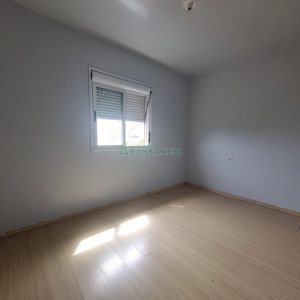 Sobrado com 60m², 2 dormitórios, 2 vagas, no bairro Desvio Rizzo em Caxias do Sul para Alugar