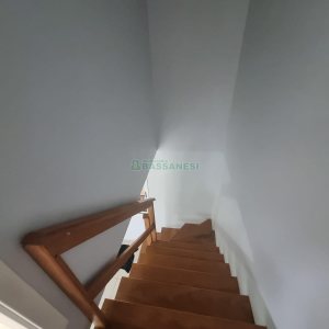 Sobrado com 60m², 2 dormitórios, 2 vagas, no bairro Desvio Rizzo em Caxias do Sul para Alugar