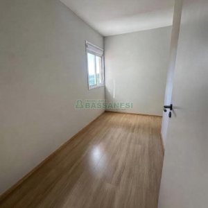Apartamento com 42m², 2 dormitórios, 1 vaga, no bairro Desvio Rizzo em Caxias do Sul para Alugar