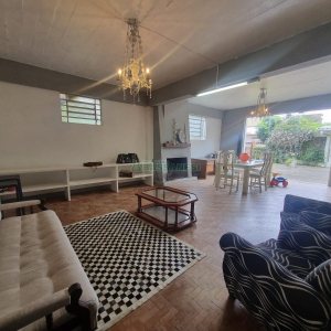 Casa Comercial com 380m², 2 vagas, no bairro Bela Vista em Caxias do Sul para Alugar