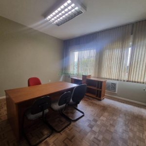 Casa Comercial com 380m², 2 vagas, no bairro Bela Vista em Caxias do Sul para Alugar
