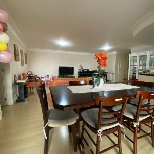 Apartamento com 150m², 3 dormitórios, 2 vagas, no bairro Lourdes em Caxias do Sul para Comprar