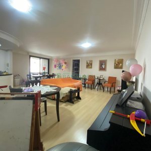 Apartamento com 150m², 3 dormitórios, 2 vagas, no bairro Lourdes em Caxias do Sul para Comprar