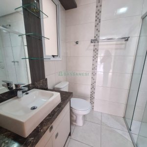 Apartamento com 111m², 3 dormitórios, 2 vagas, no bairro Vinhedos em Caxias do Sul para Alugar