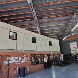 Pavilhão com 535m², no bairro Ana Rech em Caxias do Sul para Comprar