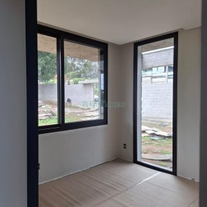 Casa com 456m², 3 dormitórios, 2 vagas, no bairro São Ciro em Caxias do Sul para Comprar
