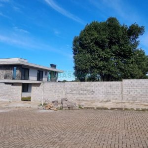 Casa com 456m², 3 dormitórios, 2 vagas, no bairro São Ciro em Caxias do Sul para Comprar