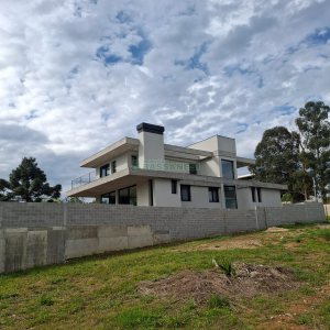 Casa com 456m², 3 dormitórios, 2 vagas, no bairro São Ciro em Caxias do Sul para Comprar