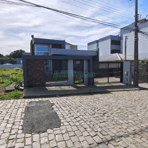 Casa com 180m², 3 dormitórios, 2 vagas, no bairro Bela Vista em Caxias do Sul para Comprar