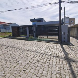 Casa com 180m², 3 dormitórios, 2 vagas, no bairro Bela Vista em Caxias do Sul para Comprar