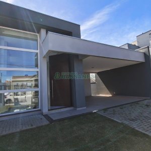 Casa com 180m², 3 dormitórios, 2 vagas, no bairro Bela Vista em Caxias do Sul para Comprar