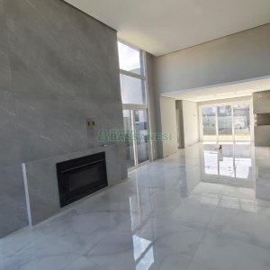 Casa com 180m², 3 dormitórios, 2 vagas, no bairro Bela Vista em Caxias do Sul para Comprar