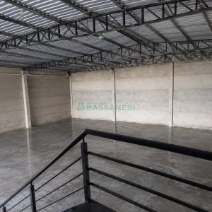 Pavilhão com 276m², no bairro Esplanada em Caxias do Sul para Alugar