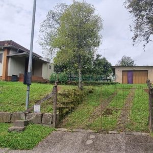 Casa com 36m², 3 dormitórios, no bairro Santa Catarina em Caxias do Sul para Comprar