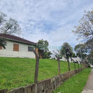 Casa com 36m², 3 dormitórios, no bairro Santa Catarina em Caxias do Sul para Comprar